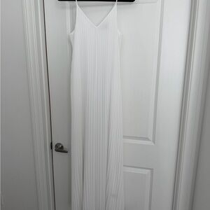 Express White Pleated Maxi Dress - Size M - Excellent Condition